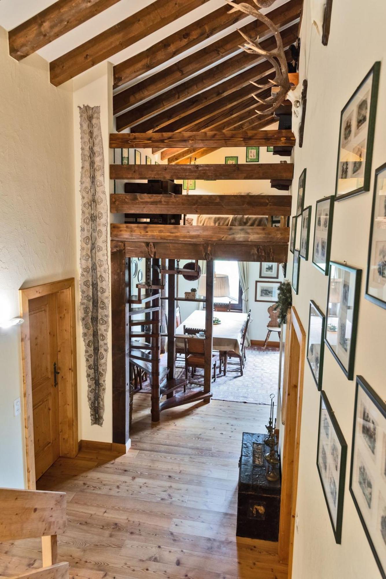 Chesa Martina - La Punt Apartamento Exterior foto